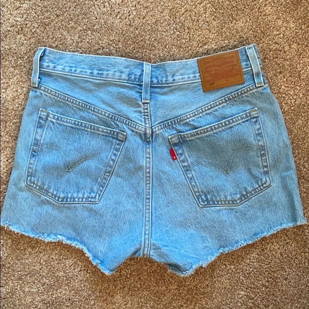 BRAND NEW never worn Levi high rise 501 shorts